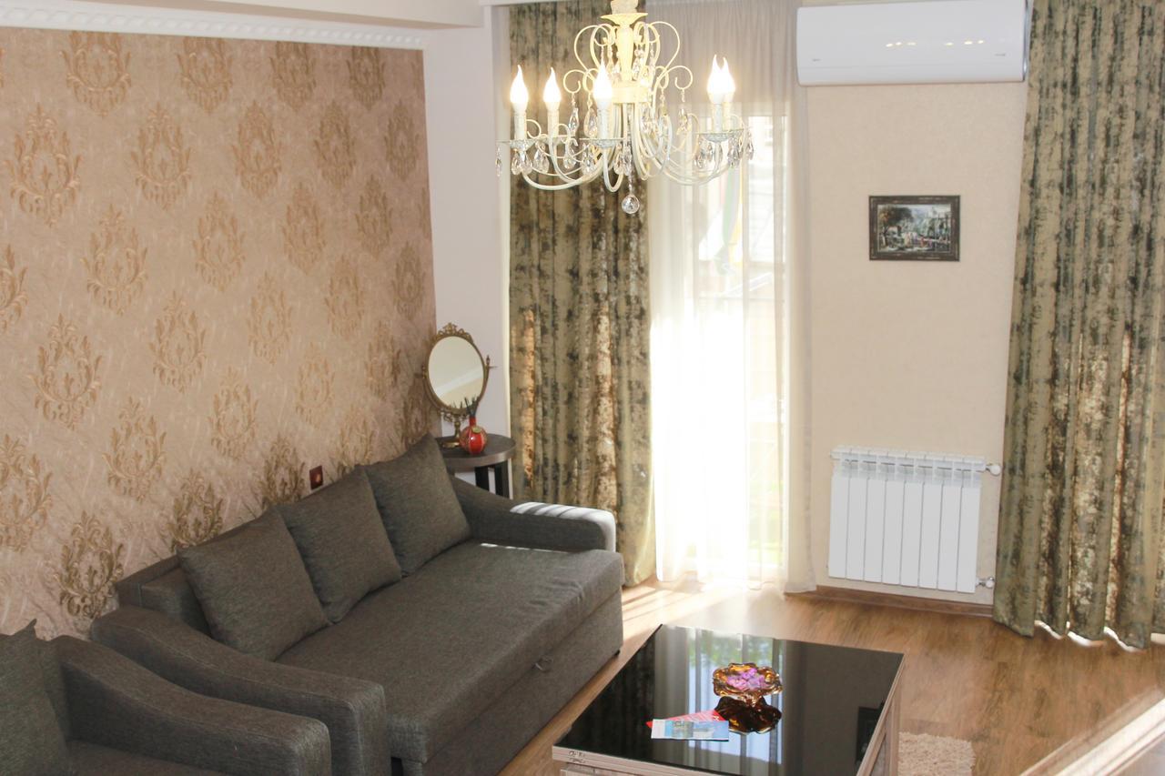 Salounique Lux Apartment Tbilisi Buitenkant foto
